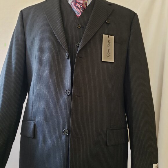 Calvin Klein Gray Pin 3 Btn, 3 pc Suit NWT - Picture 8 of 16
